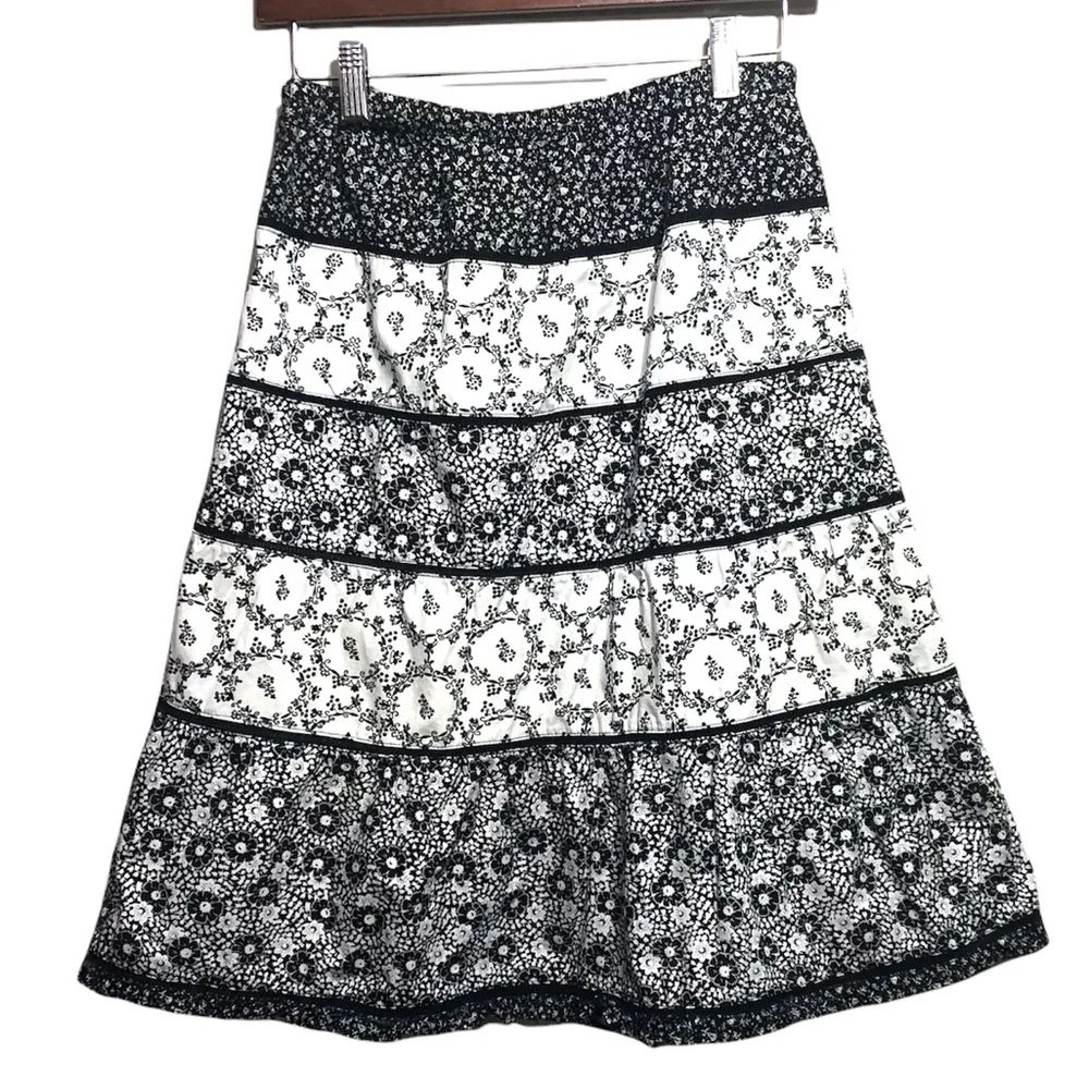 Last Chance $7 or π5/$25 At Last & Company Cotton Skirt Black/White M - Picture 2 of 5